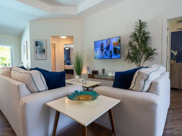 Beautiful Vacation Home with Pool in Marco Island