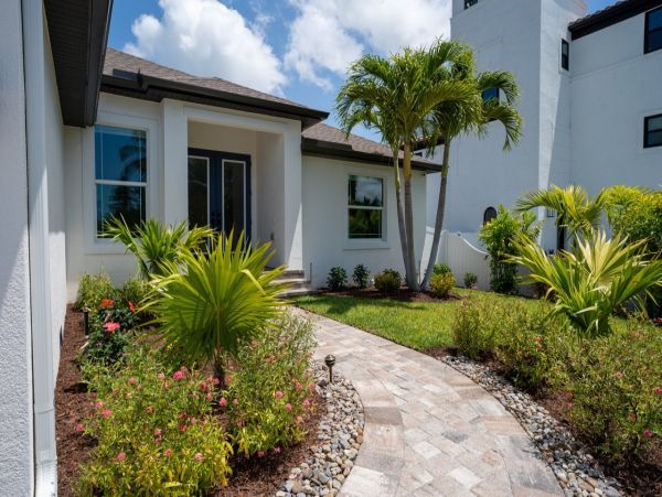 Beautiful Vacation Home with Pool in Marco Island