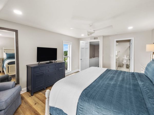 Beautiful Bay Views Condo with 3-Bedrooms in Captiva Island