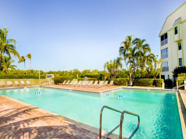 Beautiful Bay Views Condo with 3-Bedrooms in Captiva Island