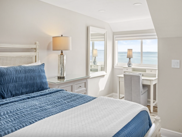 Beautiful Bay Views Condo with 3-Bedrooms in Captiva Island