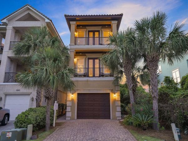 5 Bedroom Home in Destiny by The Sea