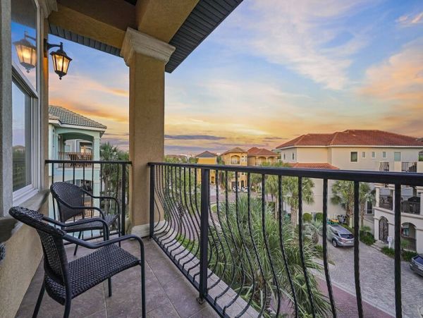 5 Bedroom Home in Destiny by The Sea