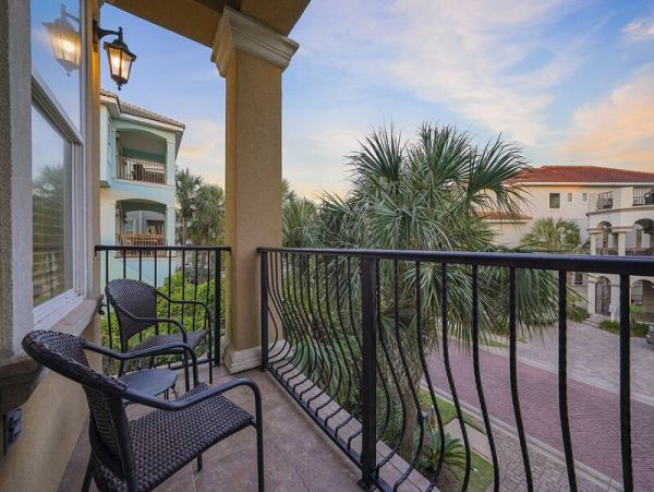 5 Bedroom Home in Destiny by The Sea
