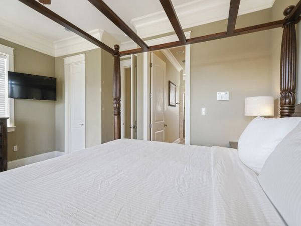 5 Bedroom Home in Destiny by The Sea