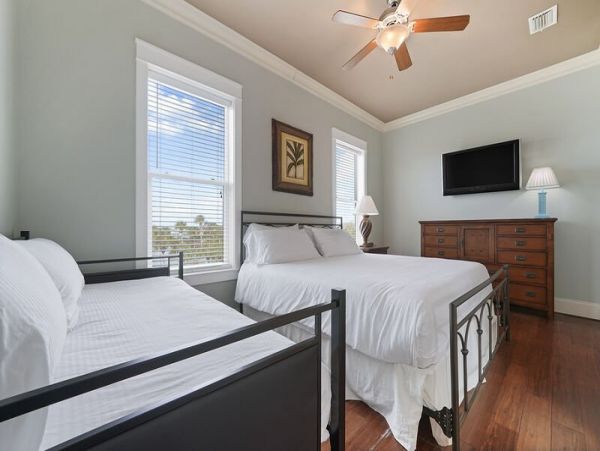 5 Bedroom Home in Destiny by The Sea