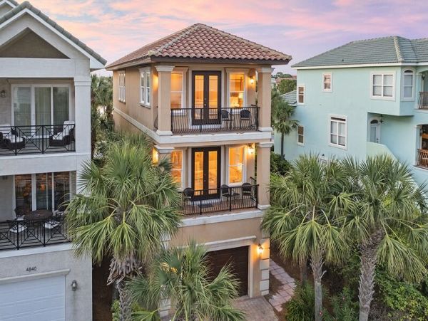 5 Bedroom Home in Destiny by The Sea