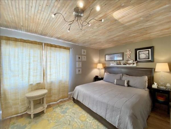Beachfront Vacation Condo in Marco Island with Tennis Courts