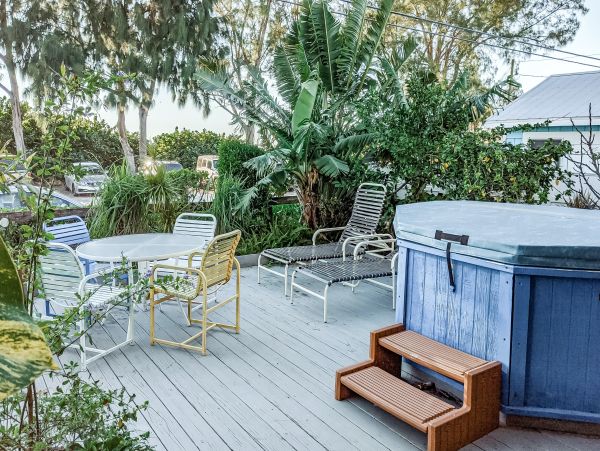 Two Bedroom Charming Vacation Townhouse in Bradenton Beach