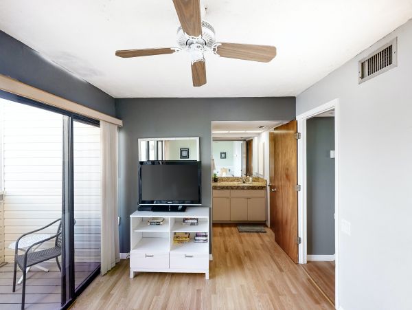 Two Bedroom Charming Vacation Townhouse in Bradenton Beach