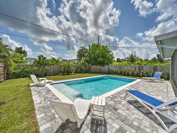 Naples Three Bedroom Rental Pool Home Close to the Beach
