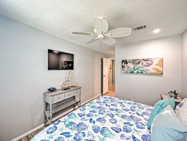 Naples Three Bedroom Rental Pool Home Close to the Beach