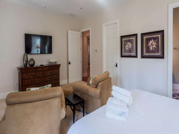 Six Bedroom Hilton Head Vacation Pool Home