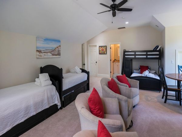 Six Bedroom Hilton Head Vacation Pool Home