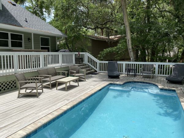 2nd Row 5 Bedroom Beach home in North Forest Beach
