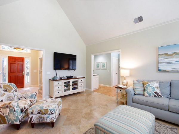 2nd Row 5 Bedroom Beach home in North Forest Beach