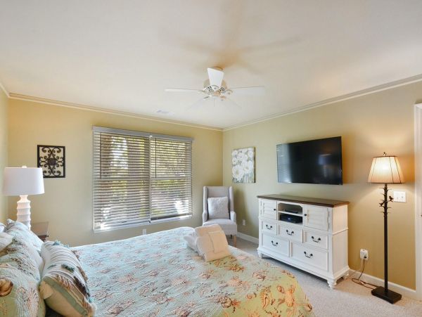 2nd Row 5 Bedroom Beach home in North Forest Beach