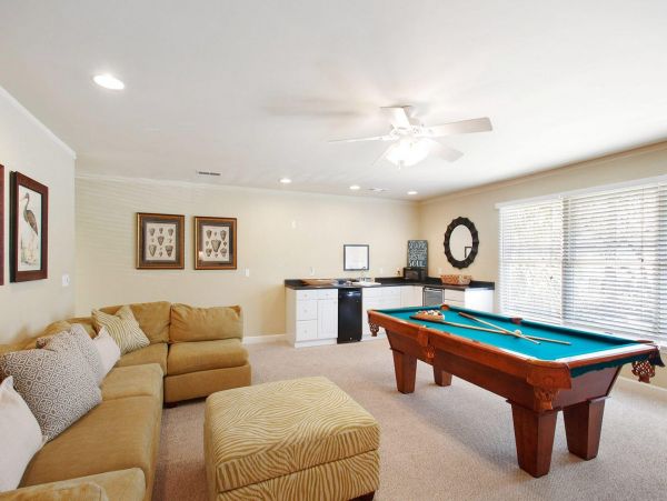 2nd Row 5 Bedroom Beach home in North Forest Beach