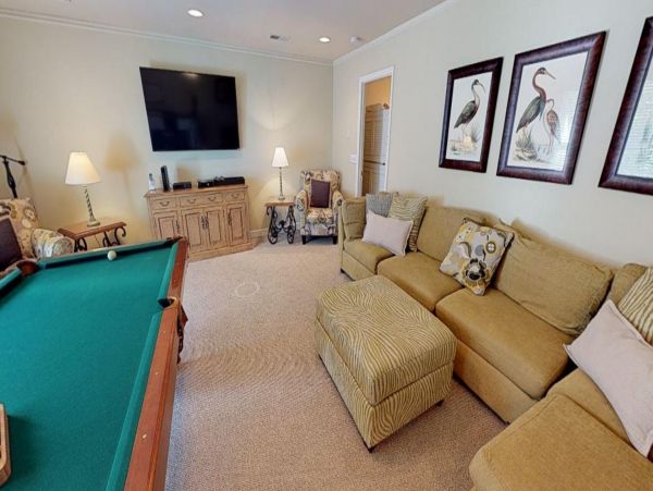 2nd Row 5 Bedroom Beach home in North Forest Beach