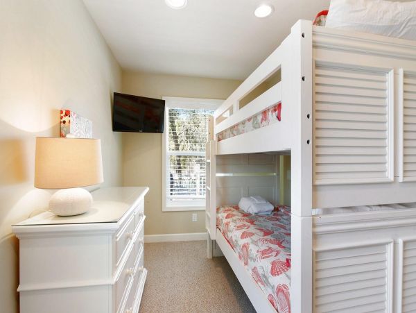 2nd Row 5 Bedroom Beach home in North Forest Beach