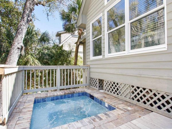 2nd Row 5 Bedroom Beach home in North Forest Beach