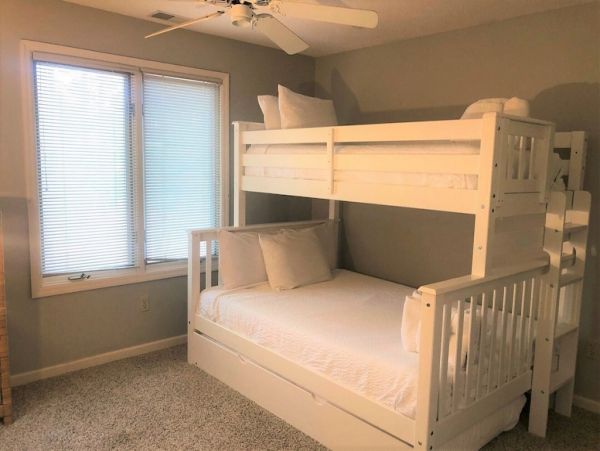 Hilton Head Lovely Vacation Home Close to Beach Sleeps 14 Guests