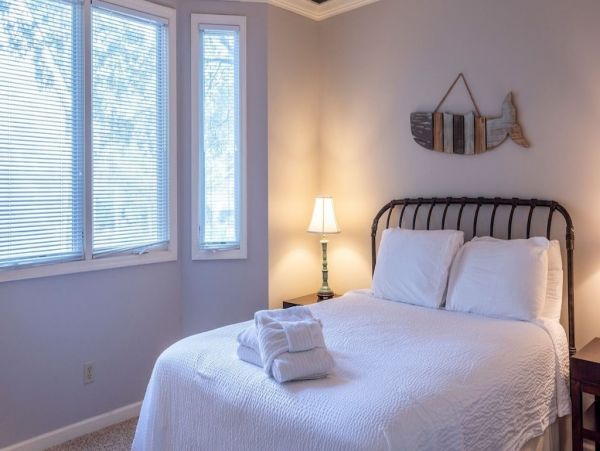 Hilton Head Lovely Vacation Home Close to Beach Sleeps 14 Guests