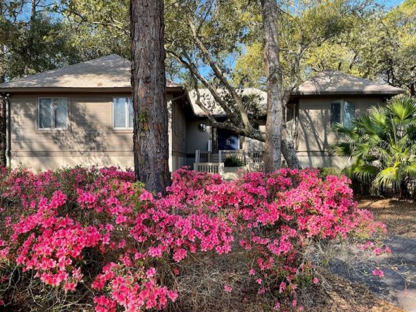 Hilton Head Lovely Vacation Home Close to Beach Sleeps 14 Guests