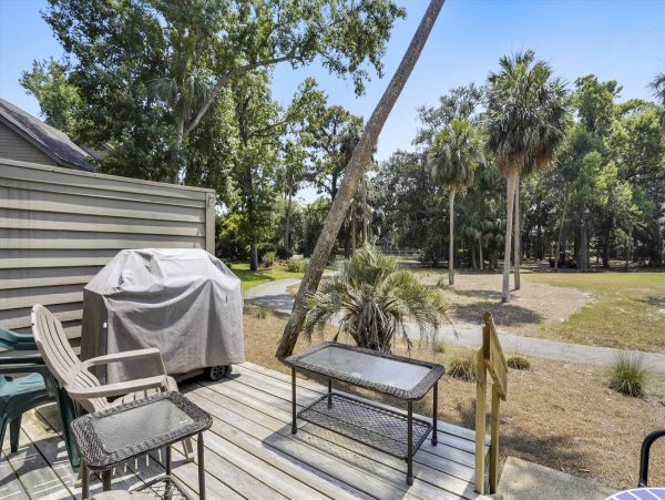 Hilton Head Right on The Golf Course & Block to Beach