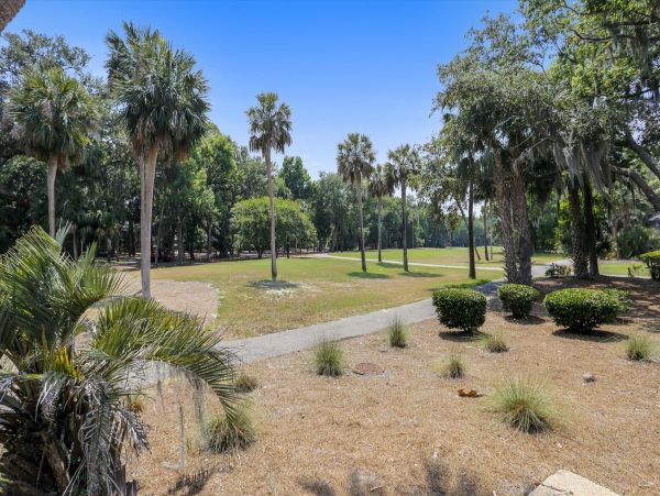 Hilton Head Right on The Golf Course & Block to Beach
