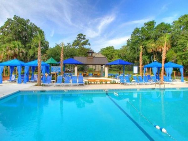 Hilton Head Right on The Golf Course & Block to Beach