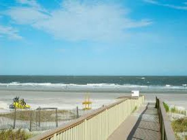 Hilton Head Right on The Golf Course & Block to Beach