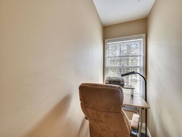 Beautiful updated 3 bedroom-3 bathroom Villa 1.2 miles to the beach