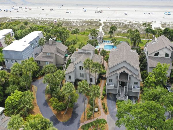 Charming 3 Bedroom Vacation Rental in Hilton Head Steps from Beach