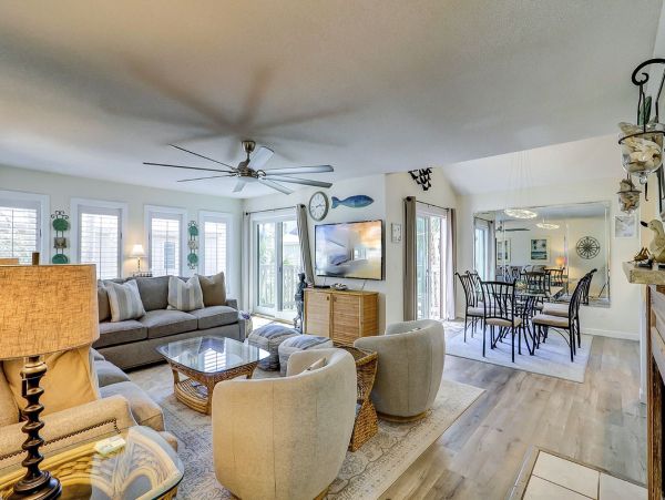 Charming 3 Bedroom Vacation Rental in Hilton Head Steps from Beach