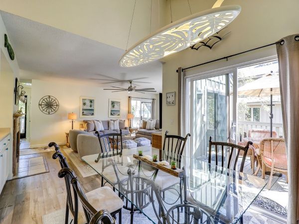 Charming 3 Bedroom Vacation Rental in Hilton Head Steps from Beach