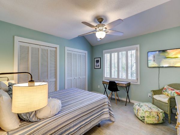 Charming 3 Bedroom Vacation Rental in Hilton Head Steps from Beach