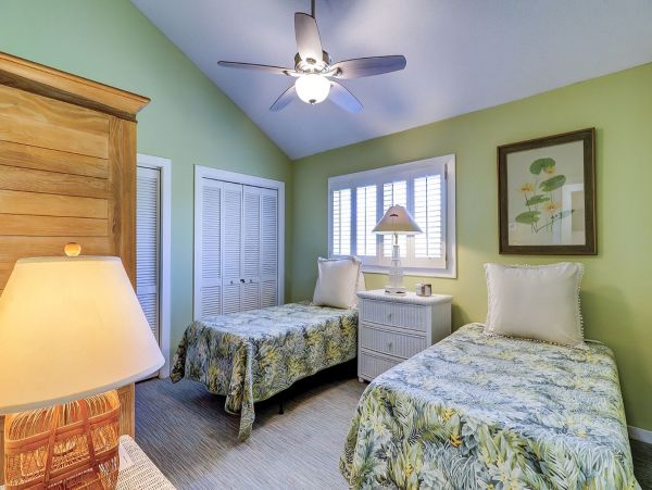 Charming 3 Bedroom Vacation Rental in Hilton Head Steps from Beach