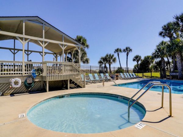 Charming 3 Bedroom Vacation Rental in Hilton Head Steps from Beach