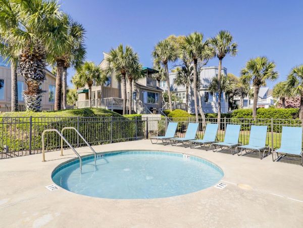 Charming 3 Bedroom Vacation Rental in Hilton Head Steps from Beach