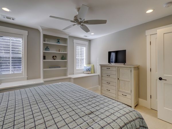 Four Bedroom Walk to Beach Vacation Rental Home in Hilton Head