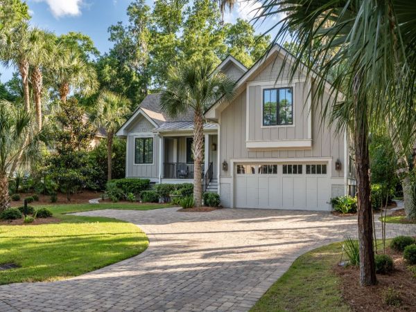 Four Bedroom Walk to Beach Vacation Rental Home in Hilton Head