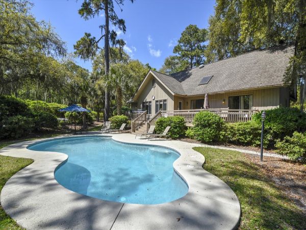 4 Bedroom Vacation Pool Home in Hilton Head Close to Beach