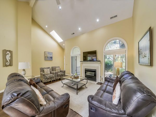 4 Bedroom Vacation Pool Home in Hilton Head Close to Beach