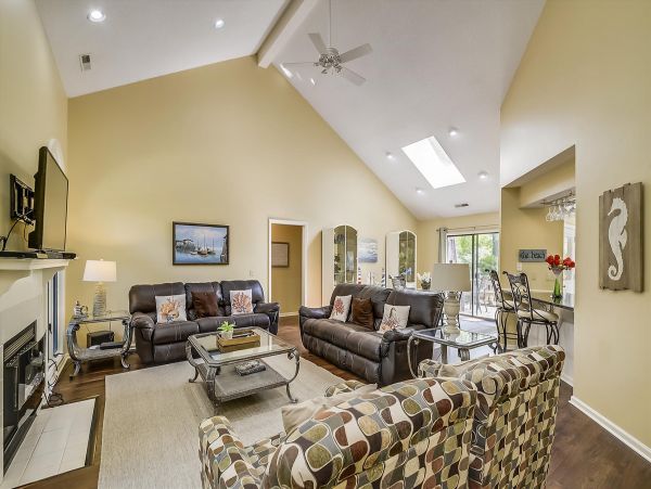 4 Bedroom Vacation Pool Home in Hilton Head Close to Beach