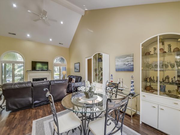 4 Bedroom Vacation Pool Home in Hilton Head Close to Beach