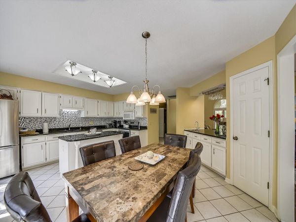4 Bedroom Vacation Pool Home in Hilton Head Close to Beach