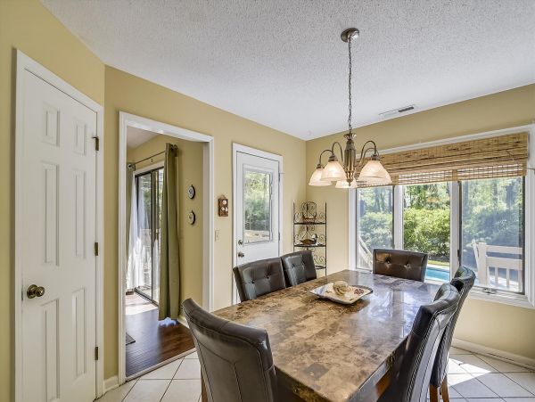 4 Bedroom Vacation Pool Home in Hilton Head Close to Beach
