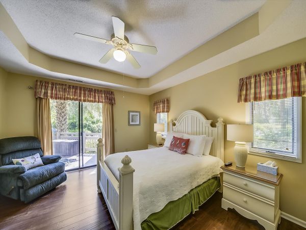 4 Bedroom Vacation Pool Home in Hilton Head Close to Beach