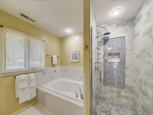 4 Bedroom Vacation Pool Home in Hilton Head Close to Beach
